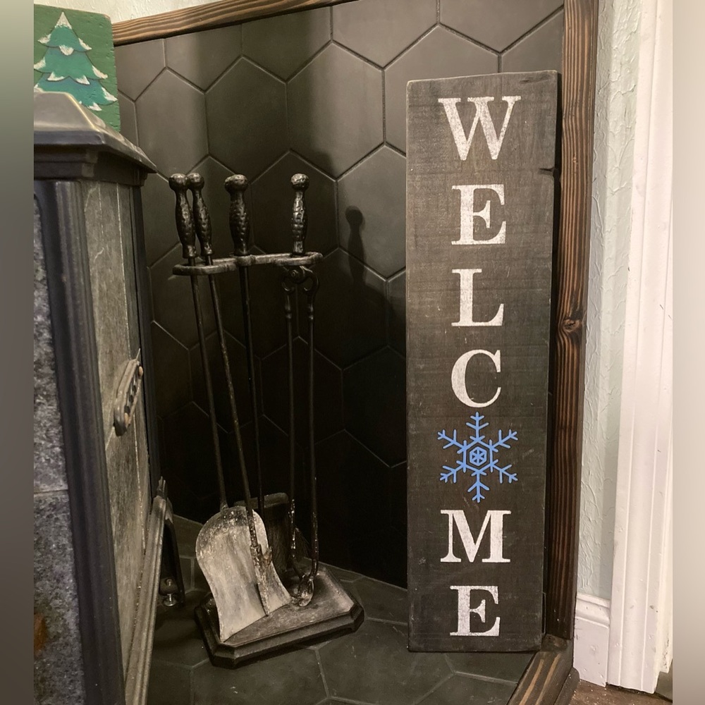 Snowflake Welcome Sign - Picture 3 of 10
